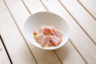 Jambon, Mısır, domates ve parmesan salatası