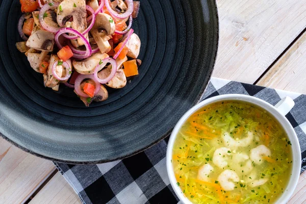 Sup kubis dengan udang — Stok Foto