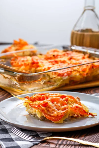 Fleisch- und Kartoffelauflauf - einfache Landgerichte — Stockfoto