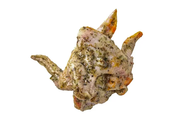 Rohes Stück Hühnchen mit Gewürz und Soße für den Grill vorbereitet. Gastro-Vorlage isoliert auf weißem Hintergrund. — Stockfoto