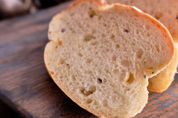 양파 빵 조각의 얕은 깊이와 매크로 사진 — 스톡 사진