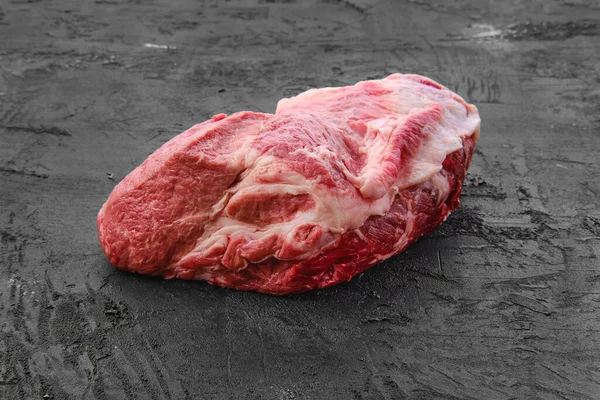 Carne Fresca Crua Porco Fundo Preto — Fotografia de Stock