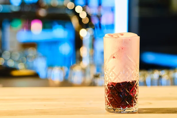 Cold Cocktail Clover Club Soft Focus Foto Met Ondiepe Scherptediepte — Stockfoto