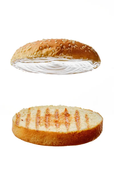Deux Morceaux Pain Aux Graines Sésame Pour Hamburger — Photo