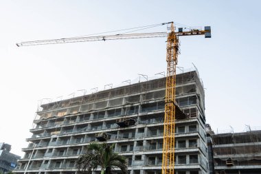 Salvador, Bahia, Brezilya - 09 Temmuz 2025: Brezilya 'nın Salvador kentinde yapım aşamasındaki bir binanın görüntüsü.