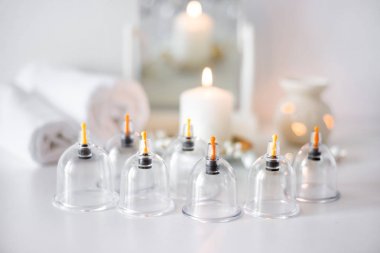 Süpürge terapisi. Bardak masajı. Hijama