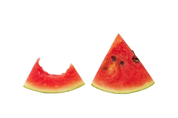 Beyaz arkaplanda taze karpuz var.