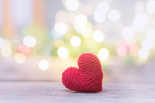 Primer Plano Corazón Rojo Hecho Mano Para Día San Valentín — Foto de Stock