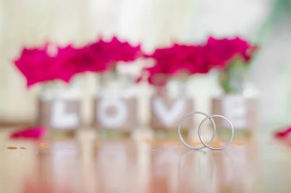 Primer Plano Los Anillos Deshierbe Para Día San Valentín Fondo — Foto de Stock