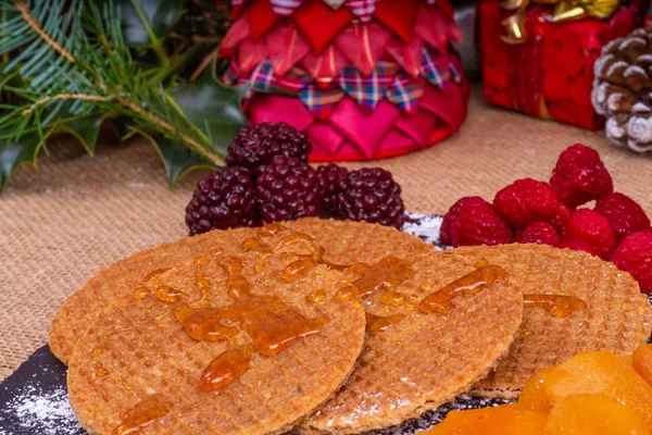 Waffle Biscuits Maple Syrup Toffee Waffle Biscuits Slate Platter Maple — Stock Photo, Image