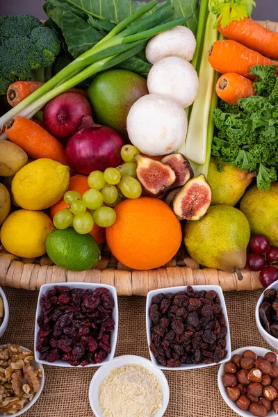 Ballaststoffreiche Gesunde Lebensmittel Vielfalt Ballaststoffreichen Gesunden Supernahrungsmitteln Obst Und Nahrungsmittel — Stockfoto