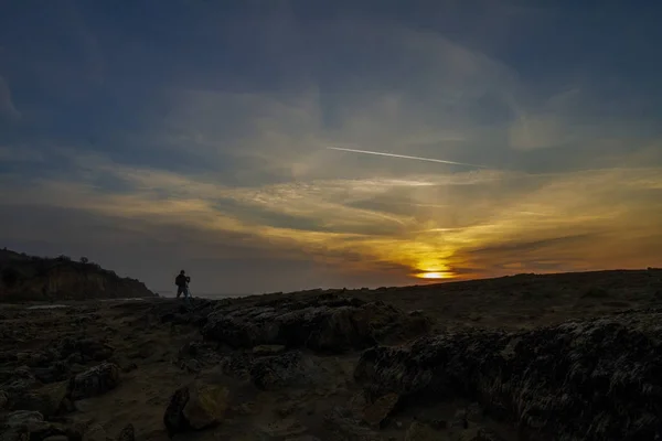 Bize şafak verir boyalar