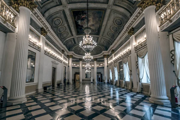 Hermoso Salón Baile Del Palazzo Correr Estilo Imperio Con Columnas —  Fotos de Stock