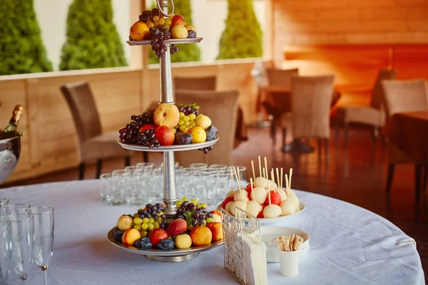 Mesa Buffet Fourchette Para Hóspedes Celebração Barra Doces Frutas Champanhe — Fotografia de Stock