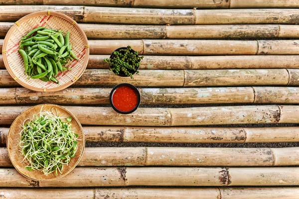 Ingredientes Comida Asiática Fondo Mesa Bambú Vista Superior Copiar Espacio — Foto de Stock