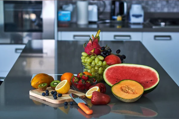 Moderne Küche Hause Mit Gesundem Essen — Stockfoto