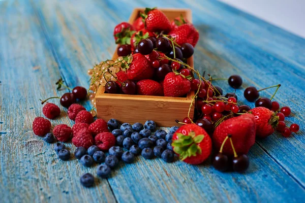 Jedes Dessert Smoothies Und Backen Der Füllung Aus Erdbeeren Himbeeren — Stockfoto