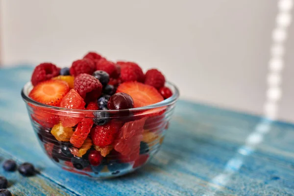 Chef Gekocht Frischen Dessertsnack Nach Einem Herzhaften Hauptgericht Kochen Stilvollen — Stockfoto