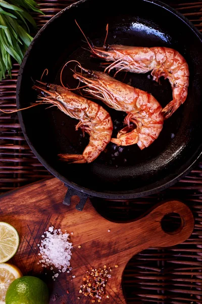 Cozinha Elegante Restaurante Caro Frutos Mar Servido Invulgarmente Camarões — Fotografia de Stock