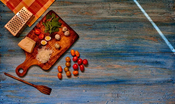 Vista Superior Vai Cozinhar Ingredientes Para Tomates Fatia Salada Ovos — Fotografia de Stock