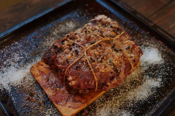 Imagen Brillante Apetecible Carne Frita Crujiente Acaba Salir Del Horno —  Fotos de Stock