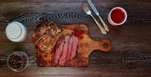 Koch Backen Ofen Ein Großes Stück Schweinefleisch Gut Gewürzt Mit — Stockfoto