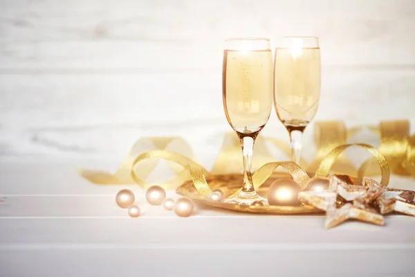 Fundo Férias Natal Tema Celebração Dois Copos Champanhe Com Fita — Fotografia de Stock