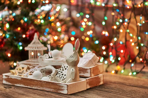 クリスマスの装飾は白い星 つまらないもの リボンです ヴィンテージのクリスマス ツリーをオーナメントします — ストック写真