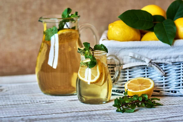 Fresh Lemons White Basket Leaves Homemade Lemonade Jug Glass Lemon — Stock Photo, Image