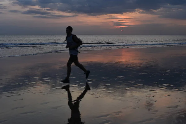 Gezonde Levensstijl Sport Oefening Voor Cardio Training Silhouet Van Actieve — Stockfoto