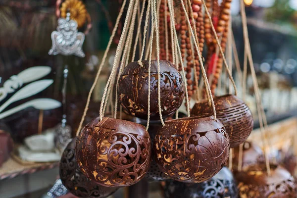 Lanternas Decoradas Esculpidas Partir Uma Casca Coco Loja Lembranças Produto — Fotografia de Stock
