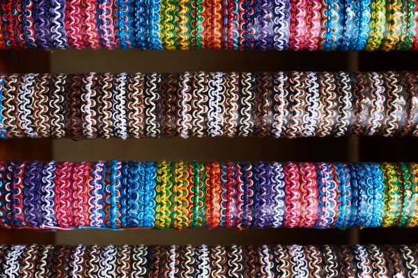 Pulseras Tejidas Colores Para Venta Mercado Callejero Local Varias Artesanías — Foto de Stock