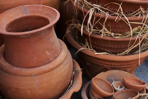 Handgemaakte Keramische Vazen Clay Potten Gestapeld Koop Aardewerk Maken Plaats — Stockfoto