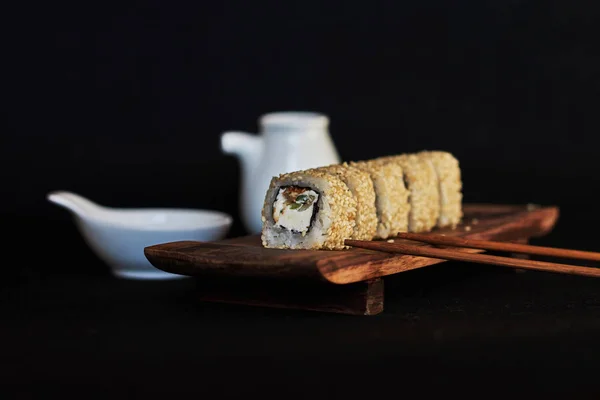 Placa Rollos Sushi Set Sushi Sashimi Rollos Sushi Servidos Plato — Foto de Stock