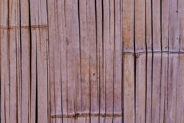 竹の壁 農村部での古い汚れた竹フェンス 白いペンキ竹垣 テクスチャ パターンの要約 — ストック写真