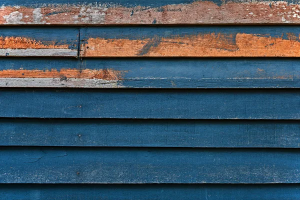 空の青い木製の背景 ビンテージの表面 古いグランジ青い木の板 素朴なスタイル 自然なパターンと自然な風合いの背景 古い青い塗料でぼろぼろの木の板 — ストック写真