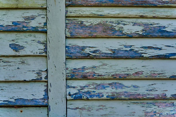 Mur Bois Avec Peinture Verte Bleue Est Sévèrement Altérée Pelant — Photo