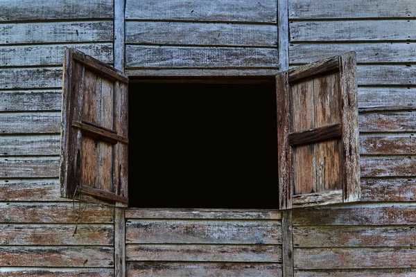 Pencere Açık Yıpranmış Retro Gri Panjurlar Orta Boş Yer Vintage — Stok fotoğraf