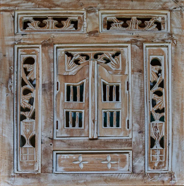 Старая Деревянная Дверь Орнаментом Старого Города Древняя Резьба Дереву Винтажный — стоковое фото