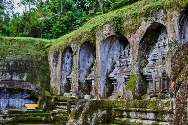 Starożytny Rzeźbione Kamienia Świątynia Gunung Kawi Wyspa Bali Indonezja — Zdjęcie stockowe
