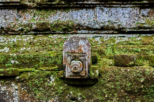 古龙洛高宜寺和坎迪 在印度尼西亚巴厘岛丛林 丛林中的古老庙宇 古庙遗址 刻在石庙里 元素古石 — 图库照片