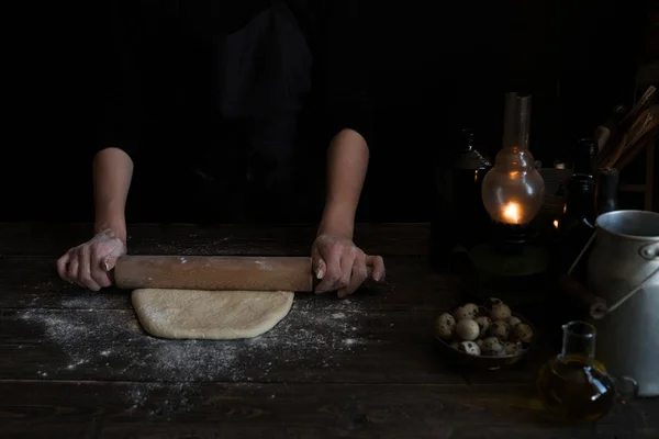 Mat Matlagning Och Bakning Koncept Att Göra Degen Kvinnliga Händer — Stockfoto