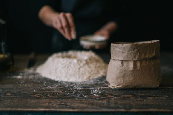 Concepto Comida Cocina Horneado Haciendo Masa Por Las Manos Femeninas — Foto de Stock