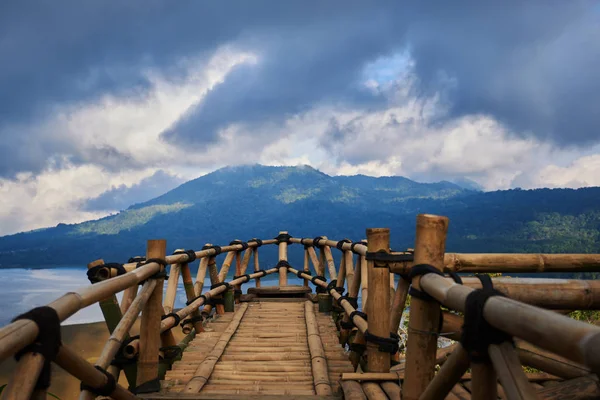 Vista Una Scogliera Attraverso Piattaforma Panoramica Sul Pendio Della Montagna — Foto Stock