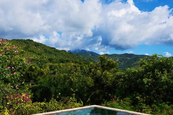 Vista Panoramica Sulla Piscina Sulla Cima Della Montagna Piscina Lusso — Foto Stock