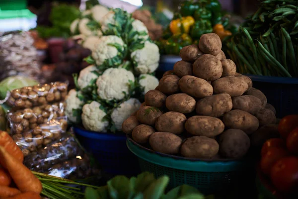 Φρέσκα Οργανικά Λαχανικά Ποικιλία Χώρα Αγοράς Του Στυλ Παράγουν Έννοια — Φωτογραφία Αρχείου