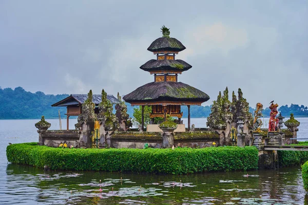 Kolorowe Balijski Krajobraz Świątyni Ulun Danu Beratan Świątyni Wyspy Bali — Zdjęcie stockowe