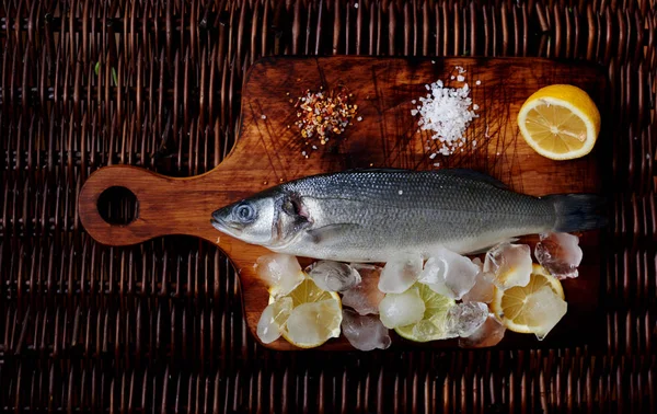 Koken Niet Bevroren Verse Zeebaars Koken Grill Kleine Zeebaars Uitstekend — Stockfoto