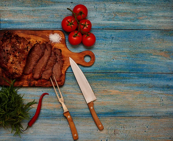 Gran Trozo Cordero Bien Hecho Cocinar Rodajas Trozos Finos Porciones — Foto de Stock