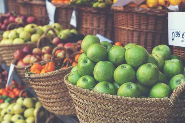 Gyümölcs Zöldségfélék Mezőgazdasági Termelők Piacán Egészséges Étel Tiszta Étkezés Kiválasztás — Stock Fotó